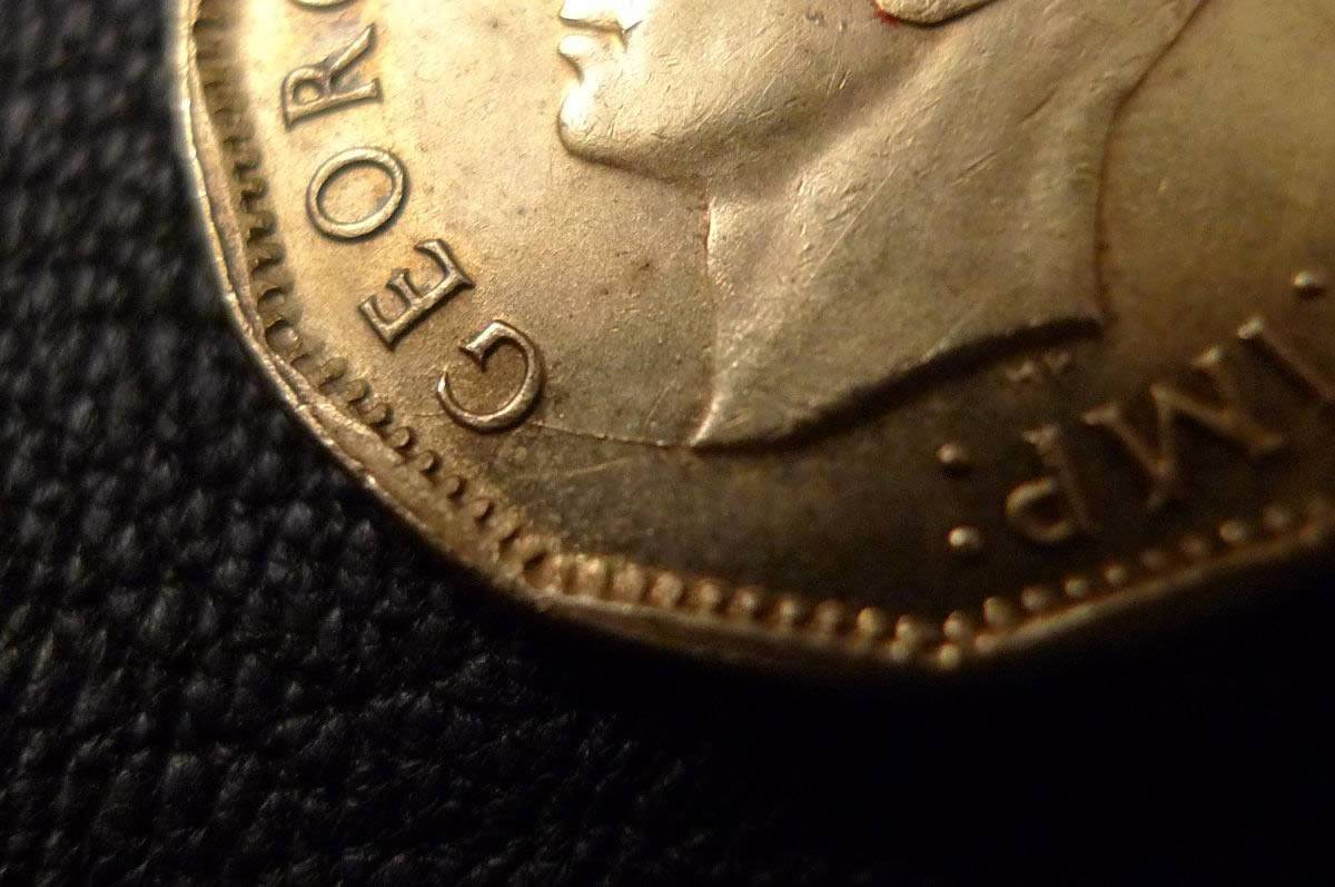 Post-A-Coin-Or-Medal-With-A-Die-Crack!