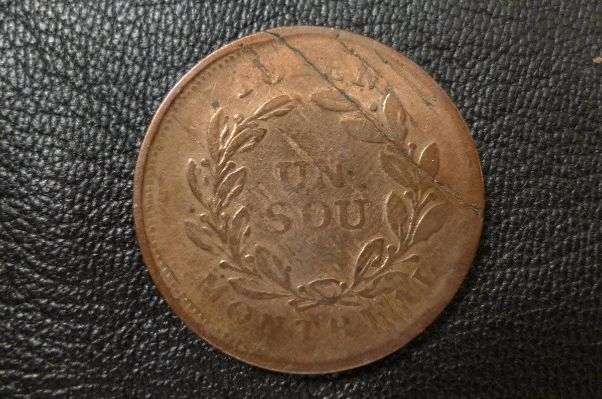 Post-A-Coin-Or-Medal-With-A-Die-Crack!