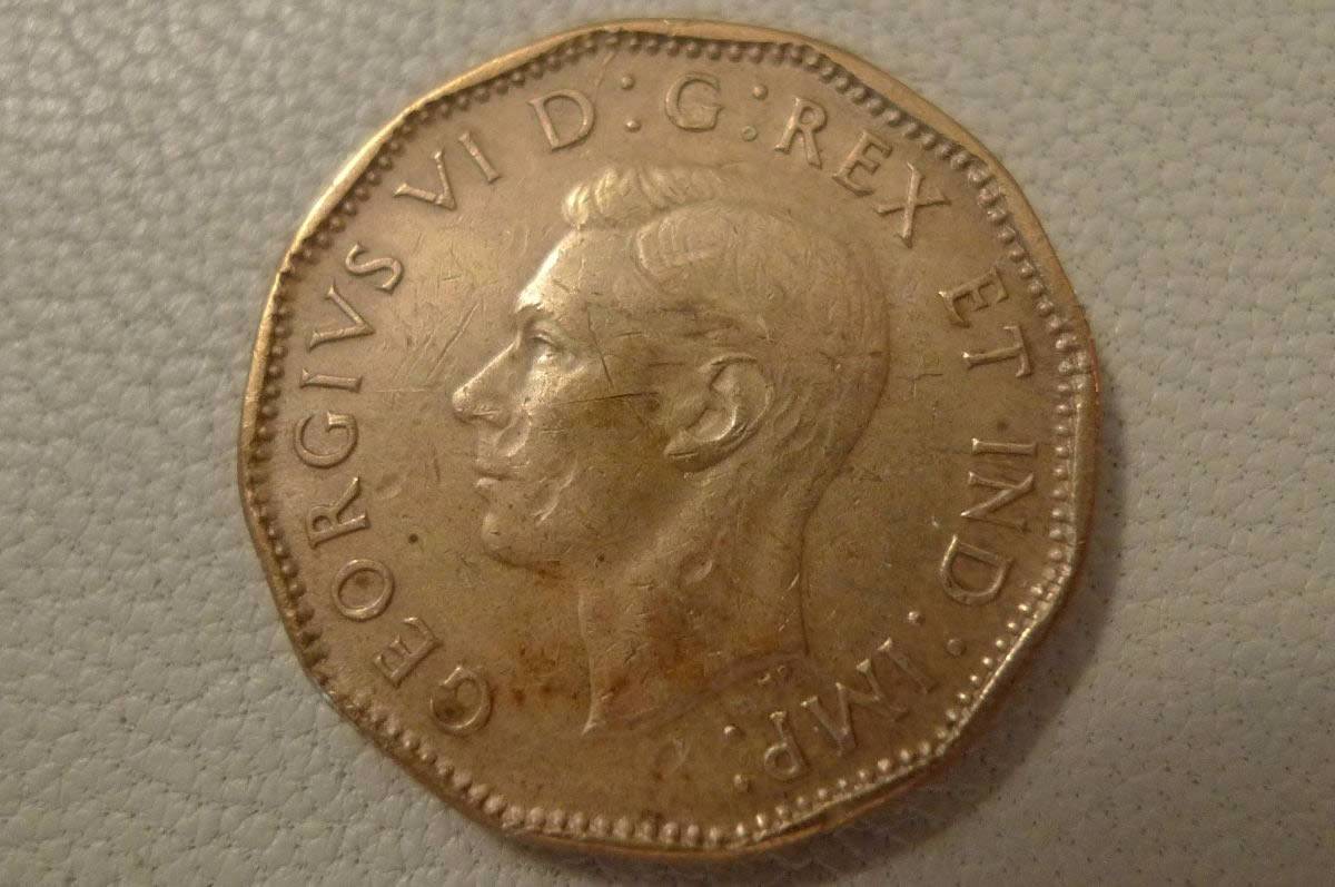 Post-A-Coin-Or-Medal-With-A-Die-Crack!