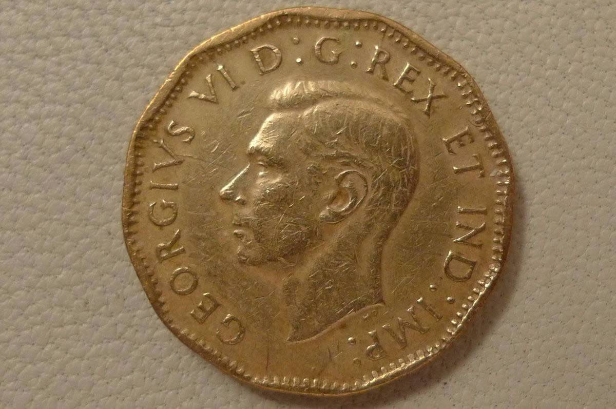 Post-A-Coin-Or-Medal-With-A-Die-Crack!
