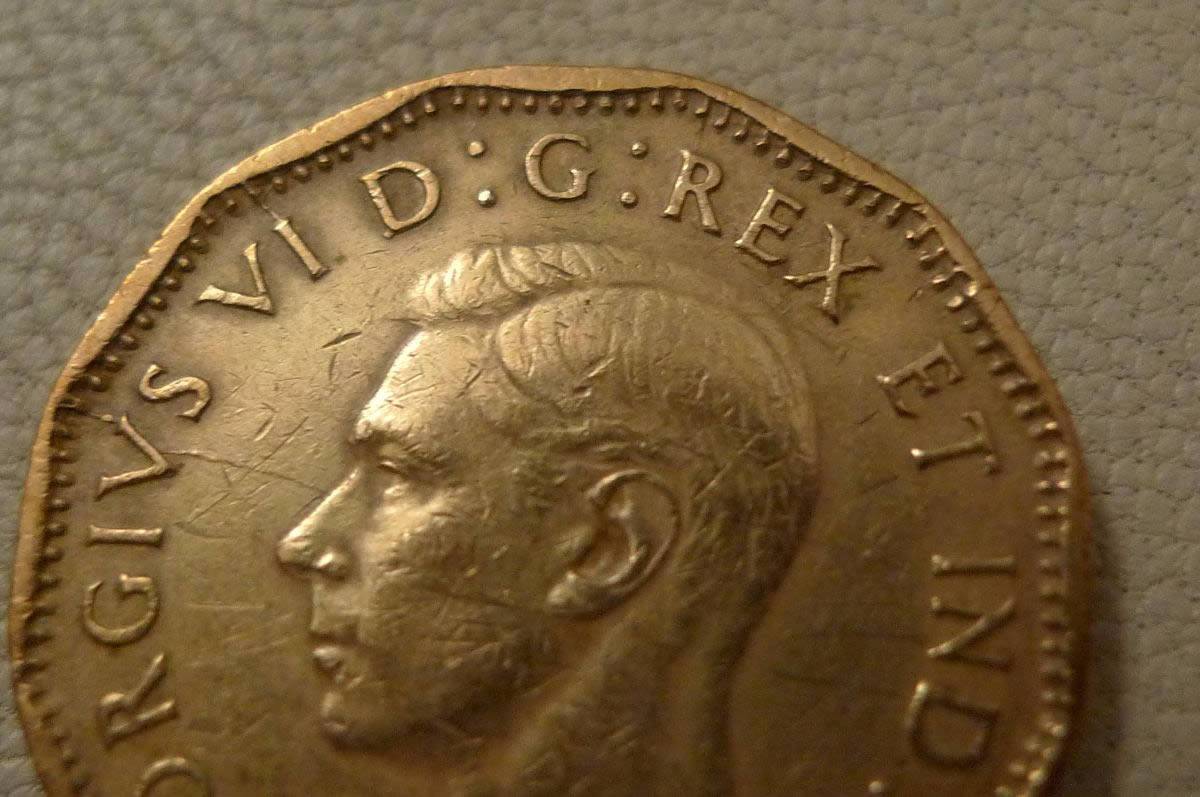 Post-A-Coin-Or-Medal-With-A-Die-Crack!
