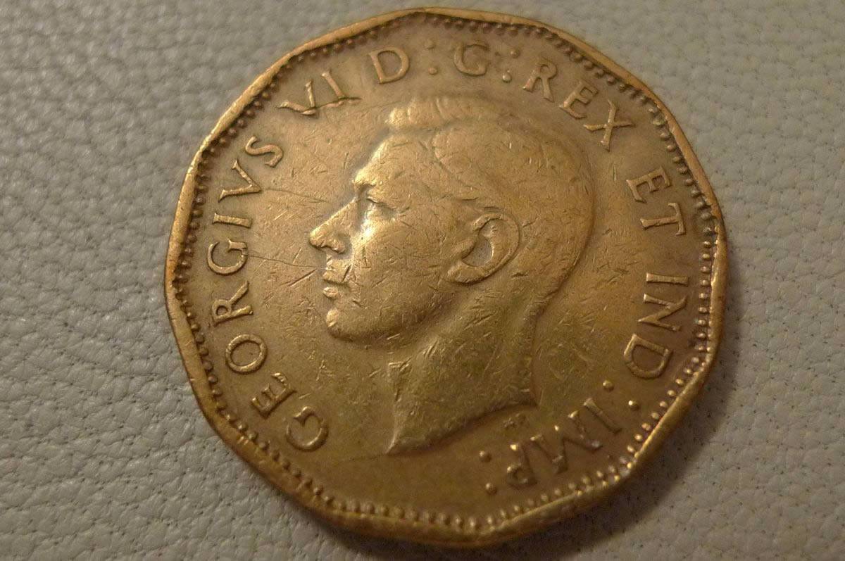 Post-A-Coin-Or-Medal-With-A-Die-Crack!