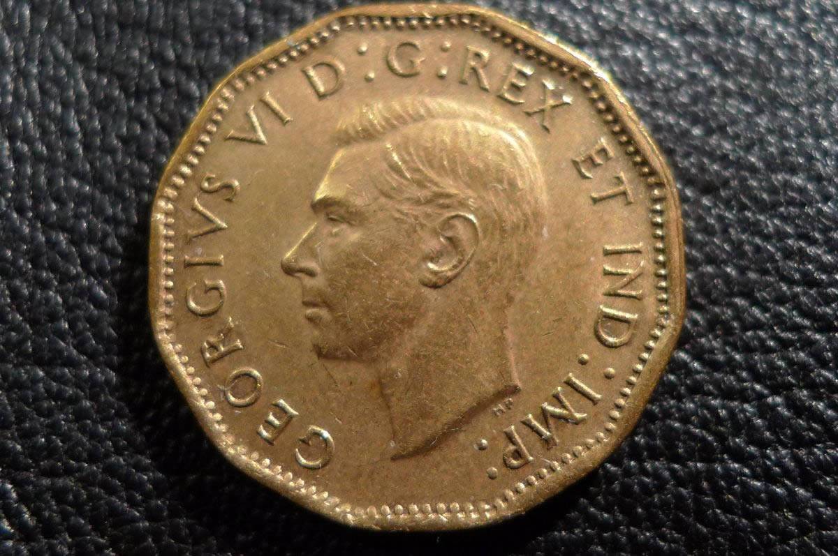 Post-A-Coin-Or-Medal-With-A-Die-Crack!