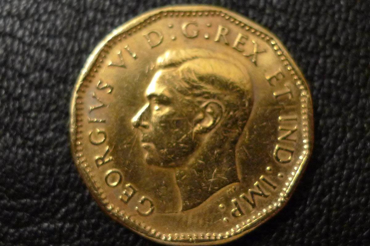 Post-A-Coin-Or-Medal-With-A-Die-Crack!