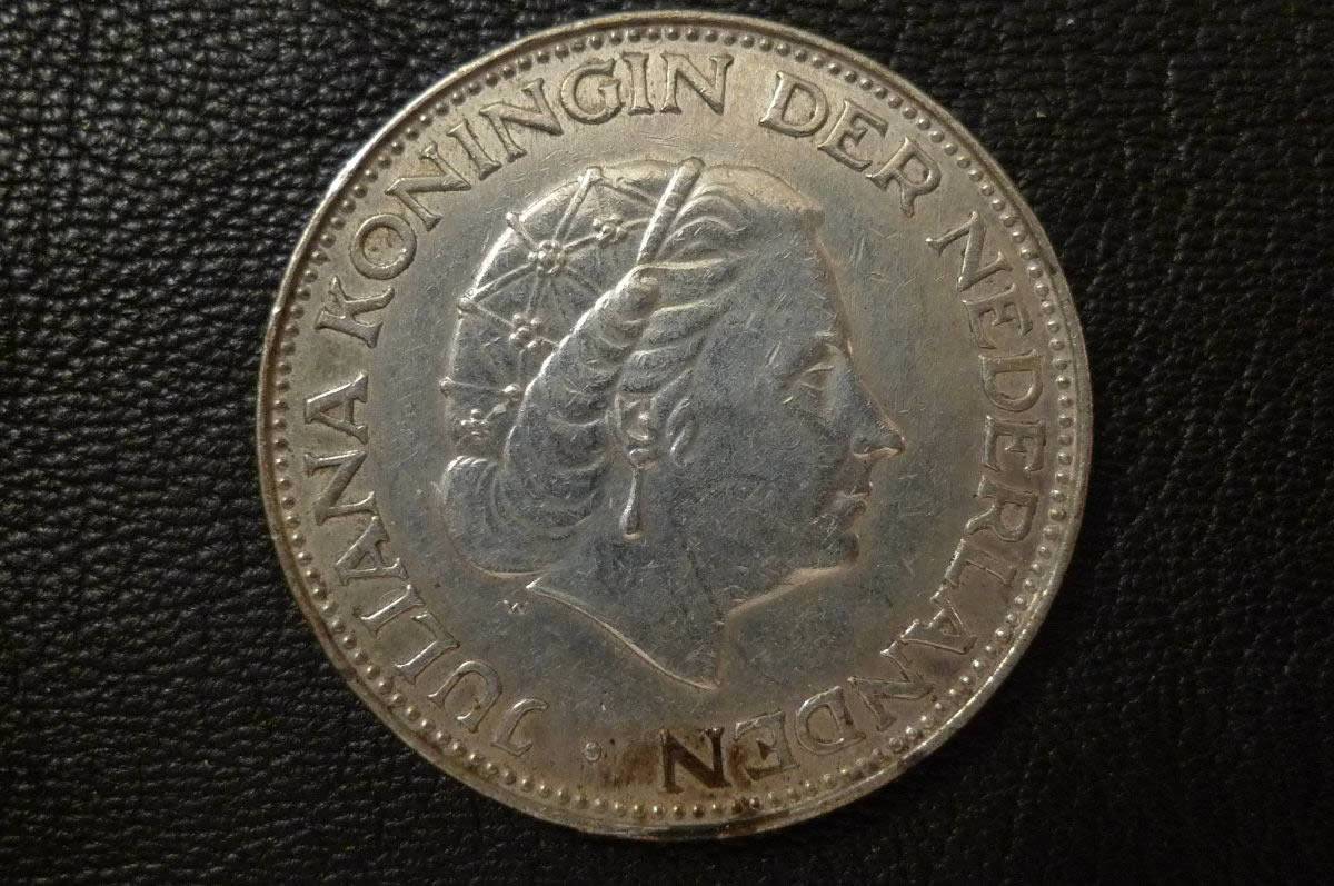 Show-Your-Coins-With-Different-Edges