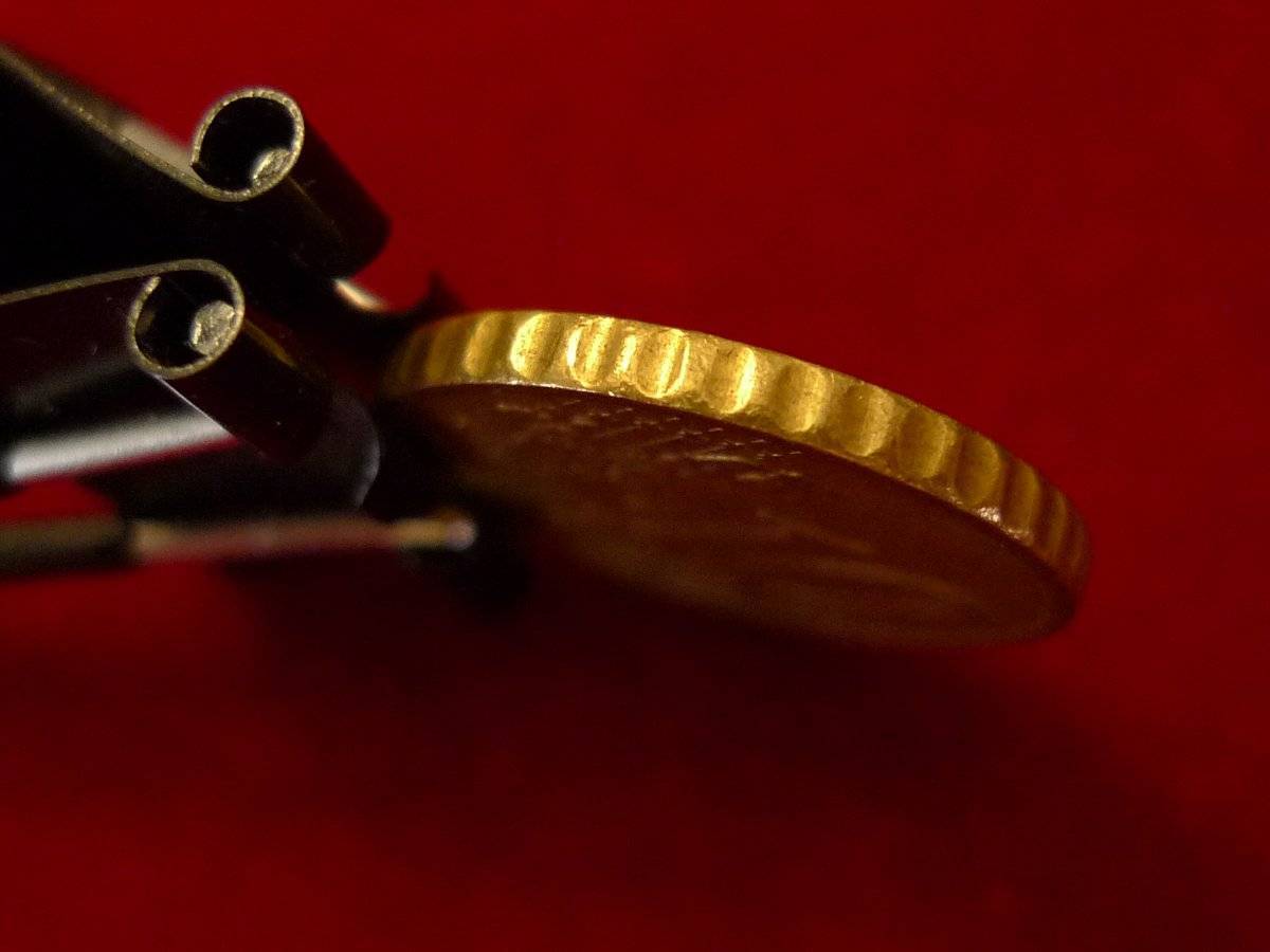 Show-Your-Coins-With-Different-Edges