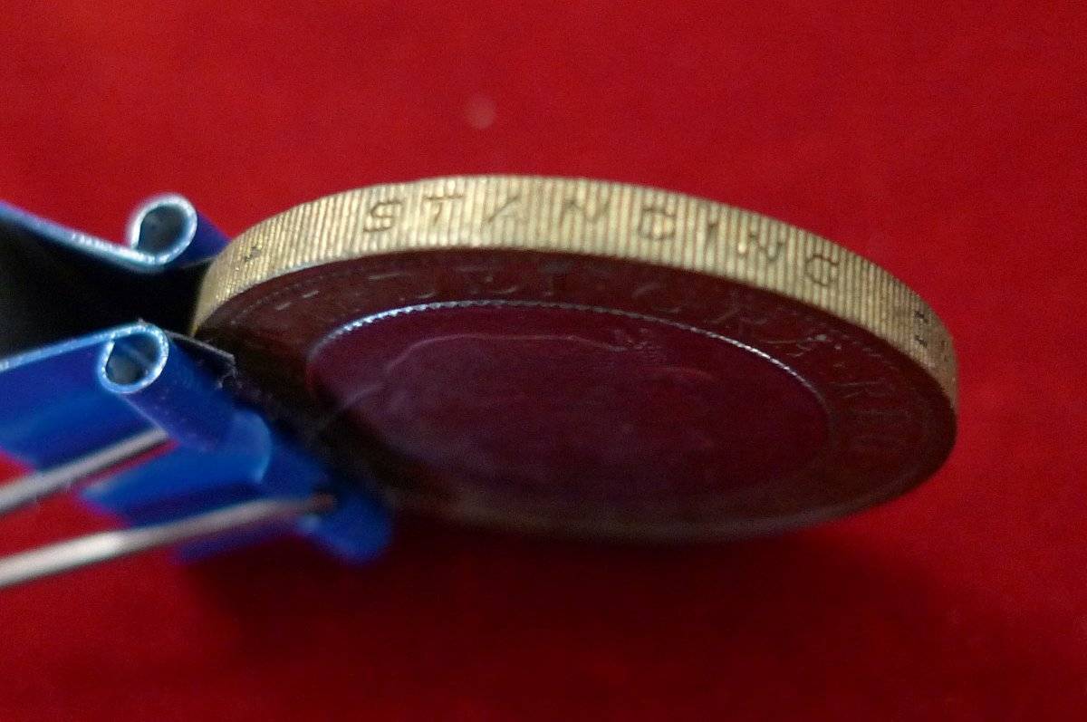 Show-Your-Coins-With-Different-Edges