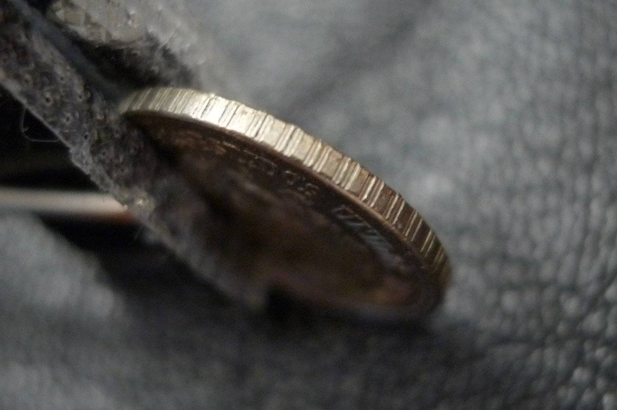 Show-Your-Coins-With-Different-Edges