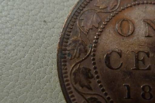 Post-A-Coin-Or-Medal-With-A-Die-Crack!