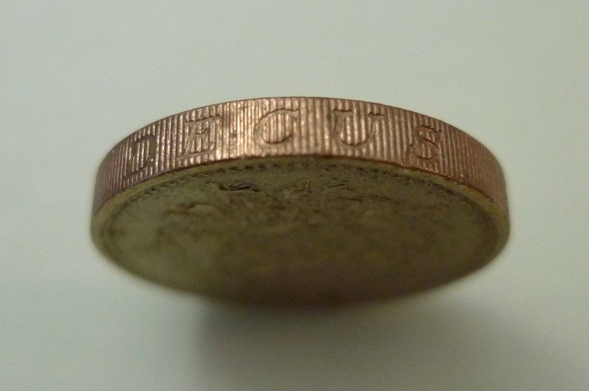Show-Your-Coins-With-Different-Edges