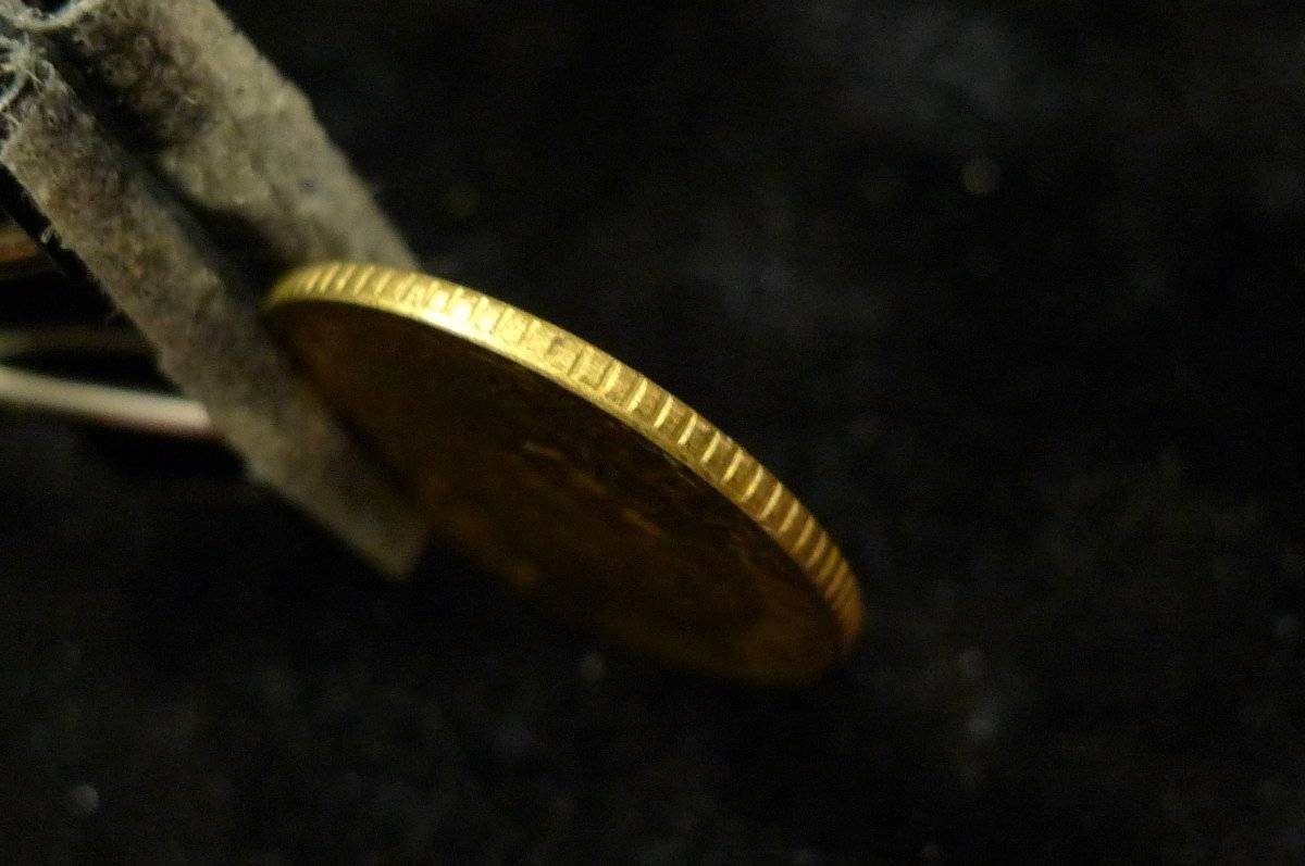 Show-Your-Coins-With-Different-Edges