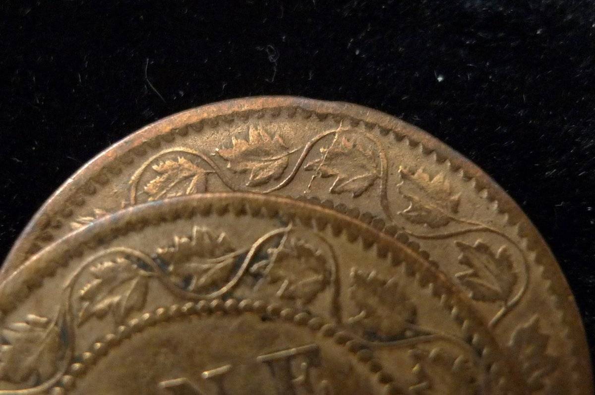 Post-A-Coin-Or-Medal-With-A-Die-Crack!