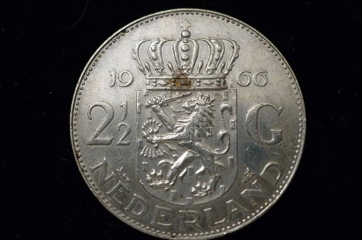 Show-Your-Coins-With-Different-Edges