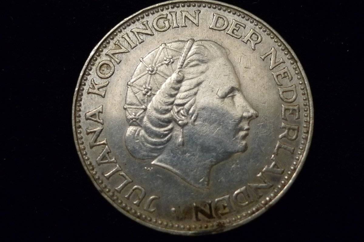 Show-Your-Coins-With-Different-Edges