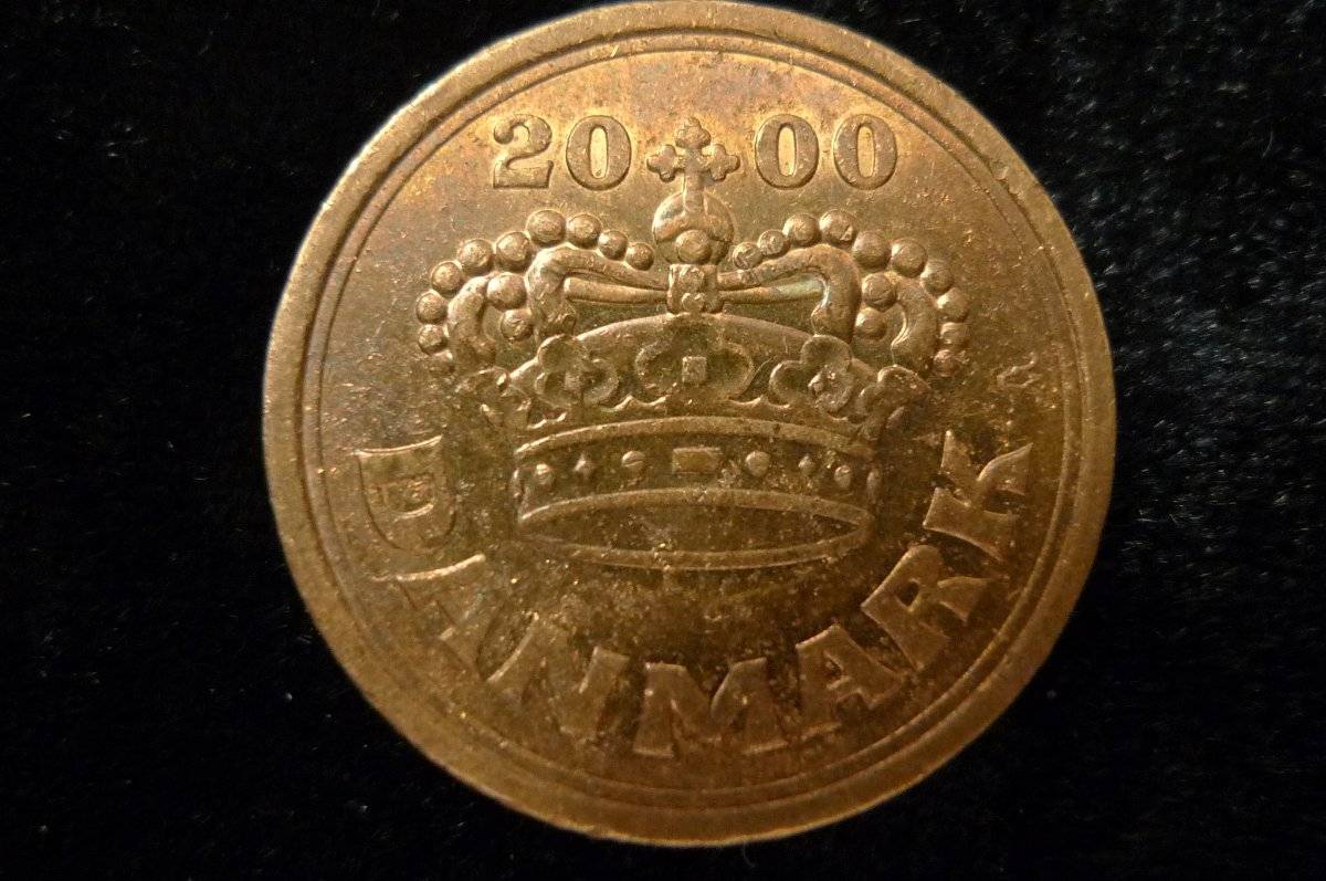 Around-The-World-With-Coins---A-Coin-Geography-Game