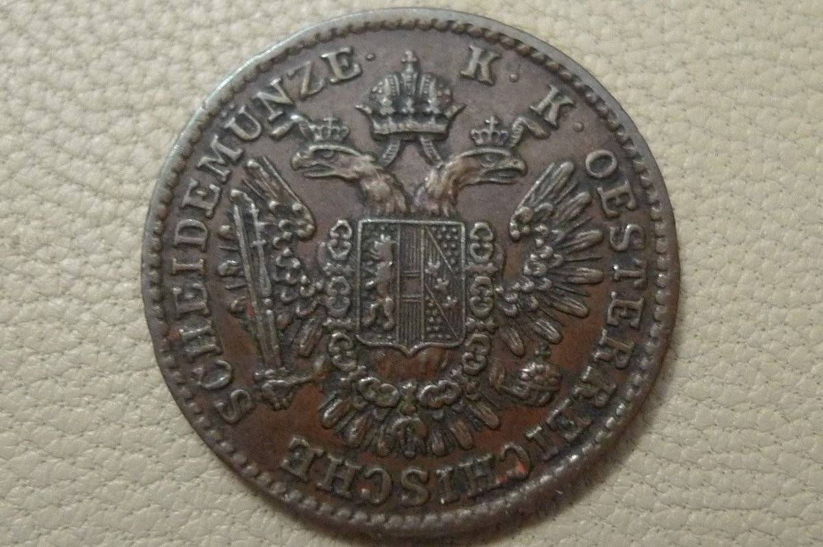 Post-Your-Coins-With-Coats-Of-Arms,-Shields,-Crests,-Crowns,--Etc.