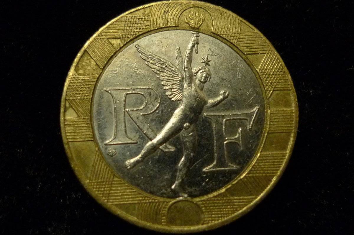 Show-Your-Coins-With-Different-Edges
