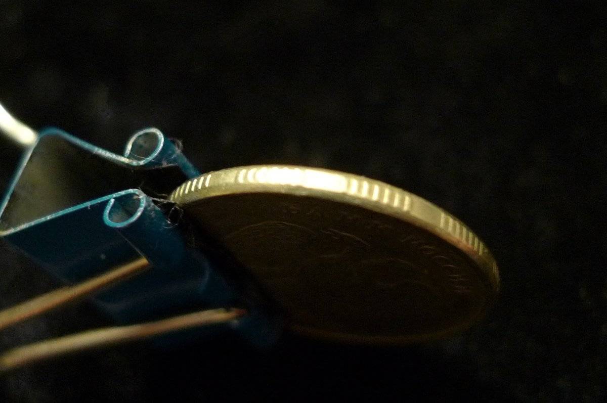 Show-Your-Coins-With-Different-Edges