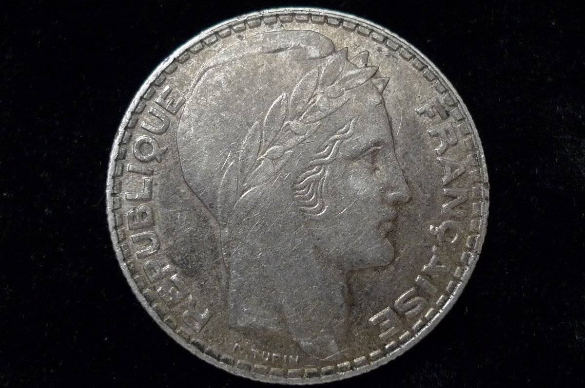 Around-The-World-With-Coins---A-Coin-Geography-Game