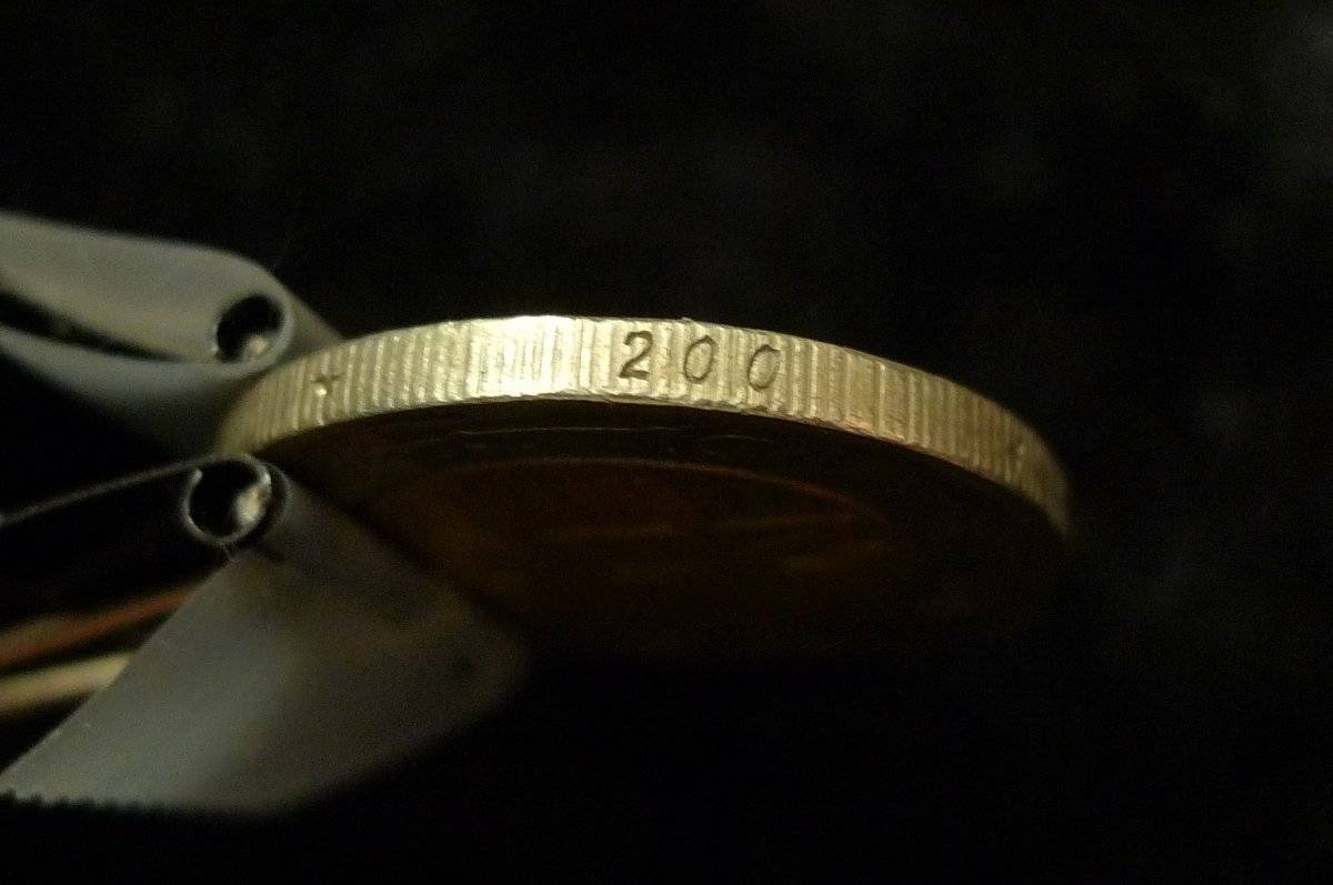 Show-Your-Coins-With-Different-Edges