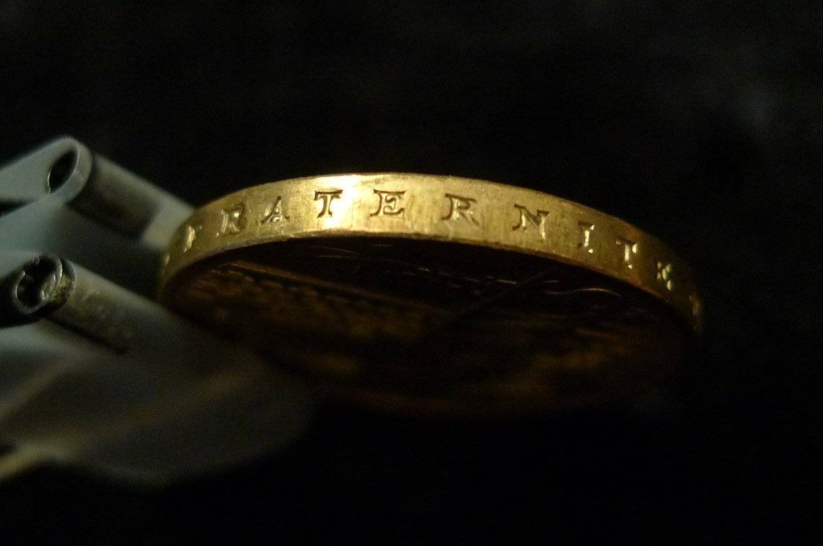Show-Your-Coins-With-Different-Edges