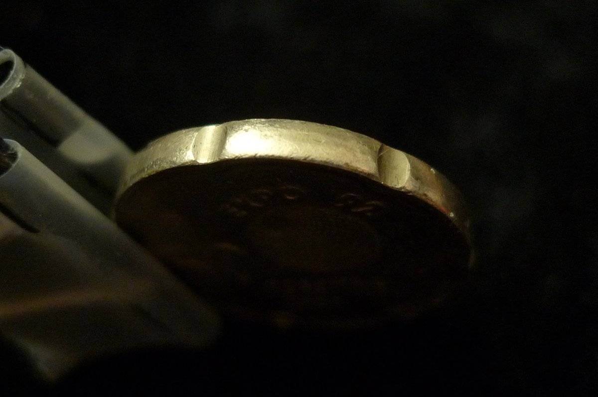 Show-Your-Coins-With-Different-Edges