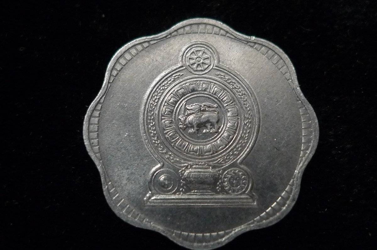 Around-The-World-With-Coins---A-Coin-Geography-Game