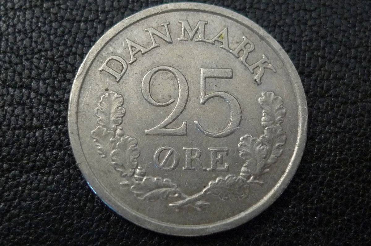 Around-The-World-With-Coins---A-Coin-Geography-Game