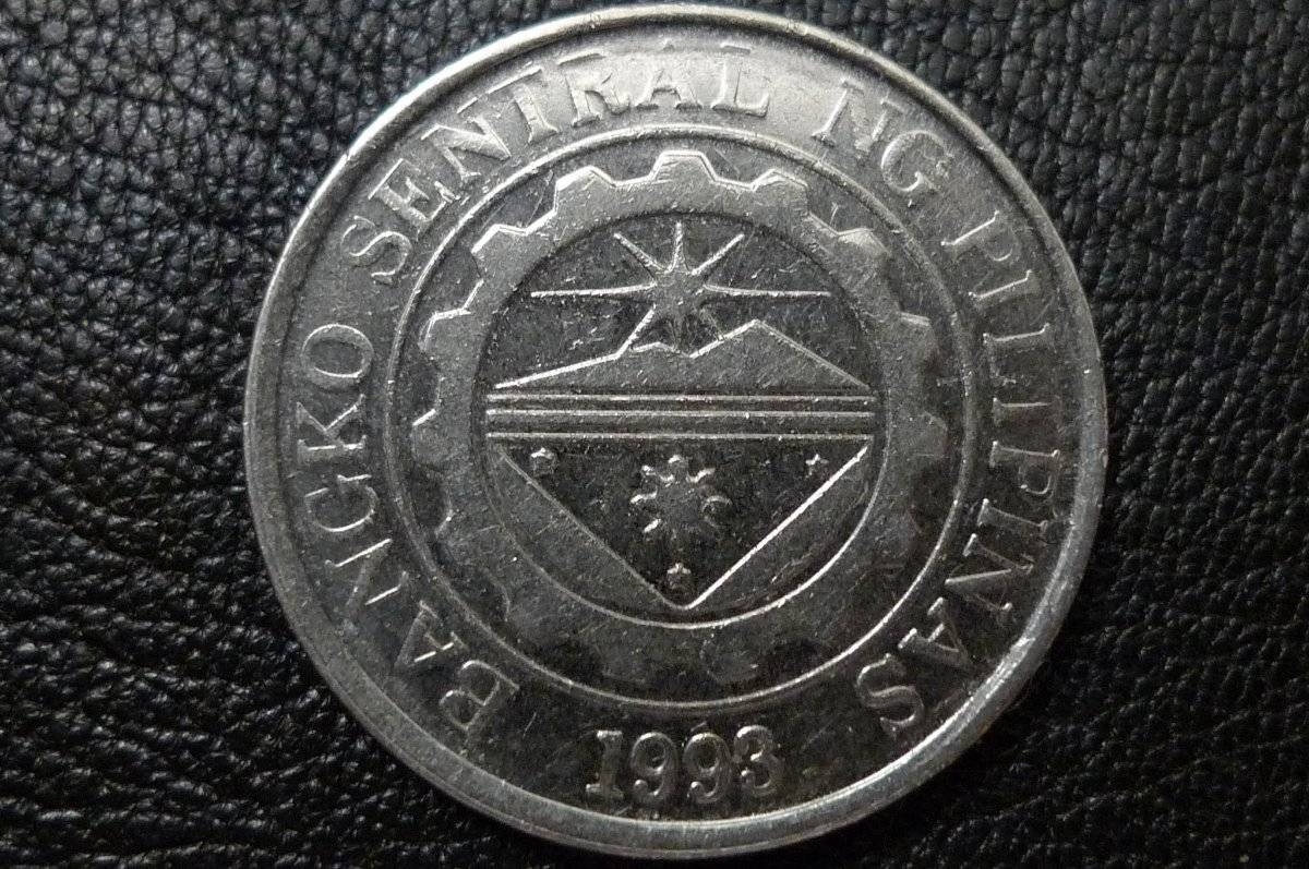 Around-The-World-With-Coins---A-Coin-Geography-Game