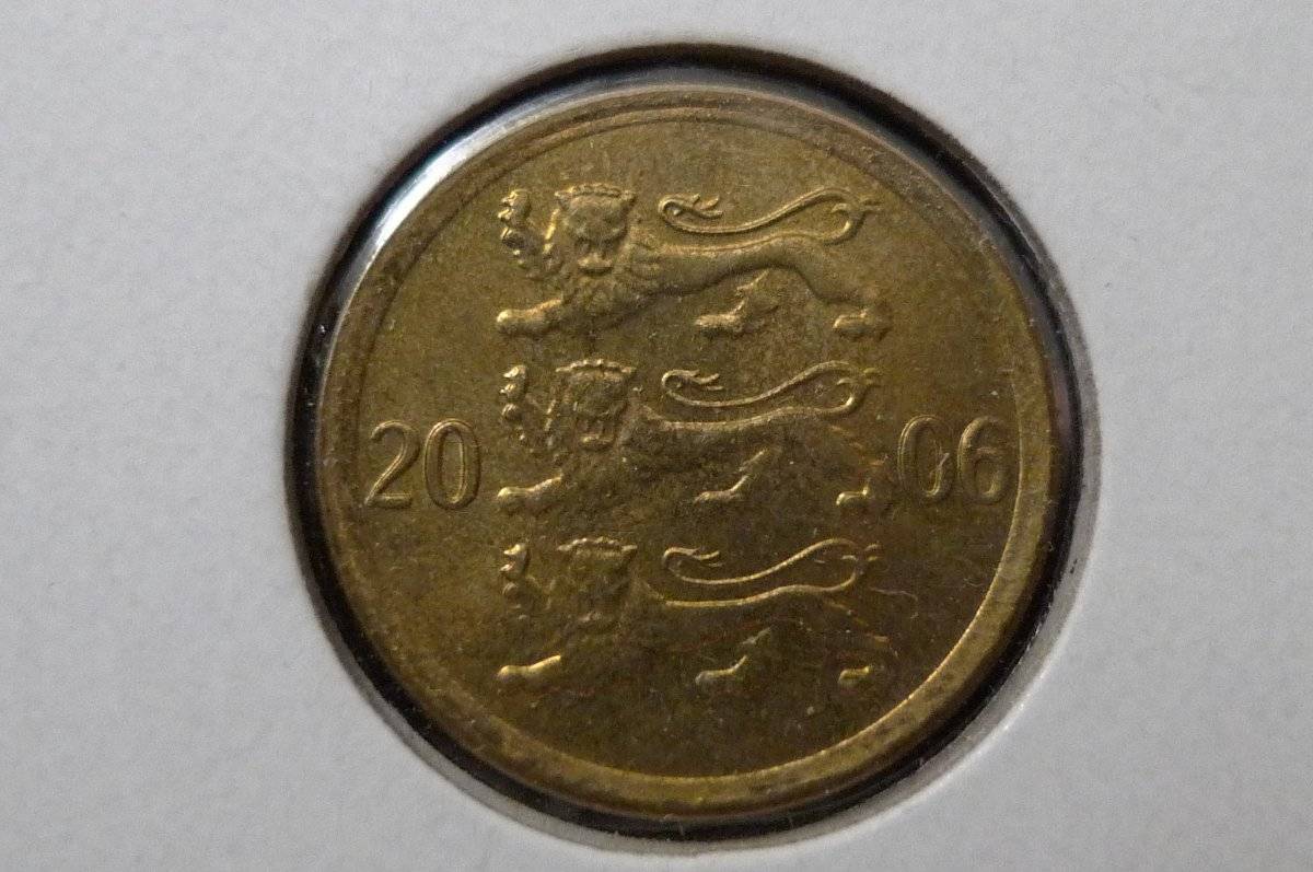 Around-The-World-With-Coins---A-Coin-Geography-Game