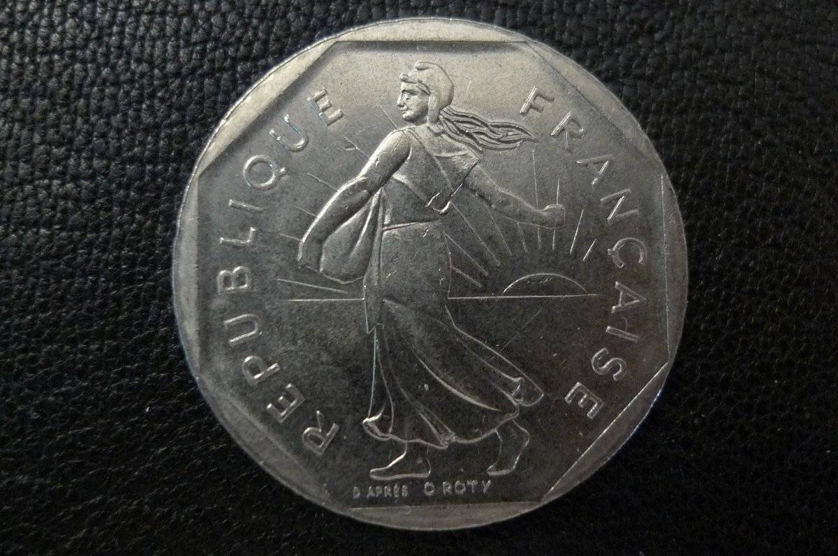 Show-Your-Coins-With-Different-Edges