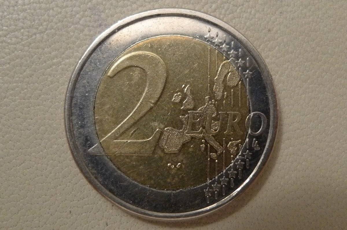 Around-The-World-With-Coins---A-Coin-Geography-Game