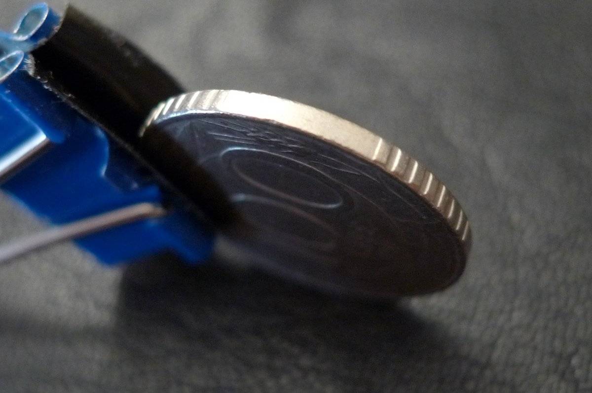 Show-Your-Coins-With-Different-Edges