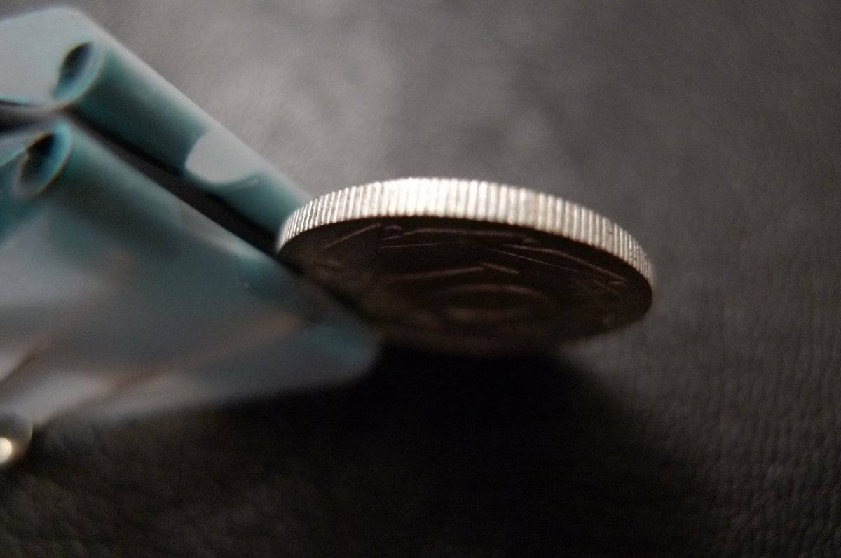 Show-Your-Coins-With-Different-Edges