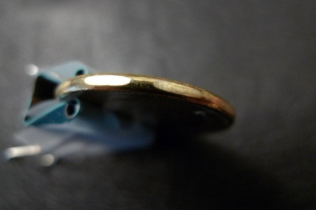 Show-Your-Coins-With-Different-Edges