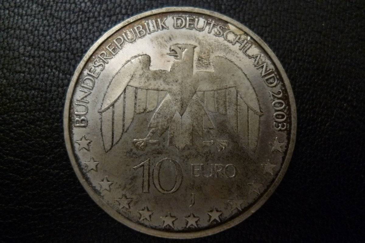 Around-The-World-With-Coins---A-Coin-Geography-Game