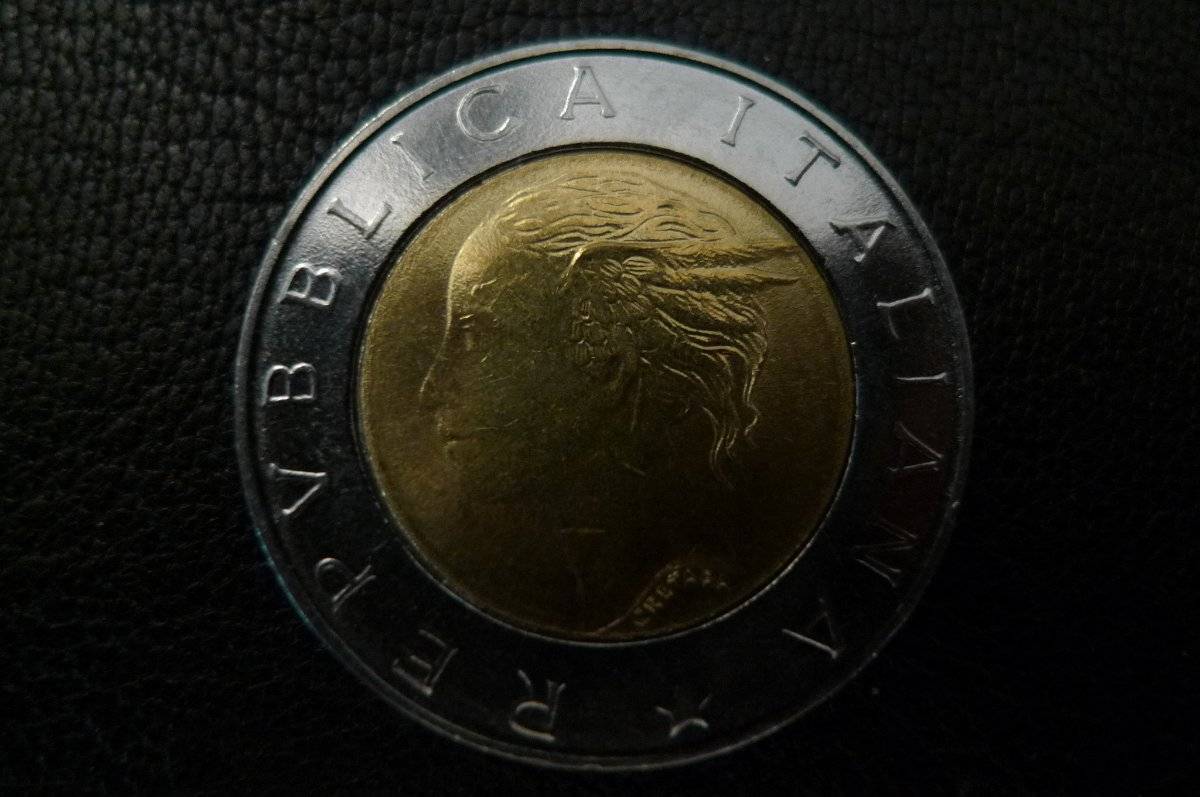 Show-Your-Coins-With-Different-Edges