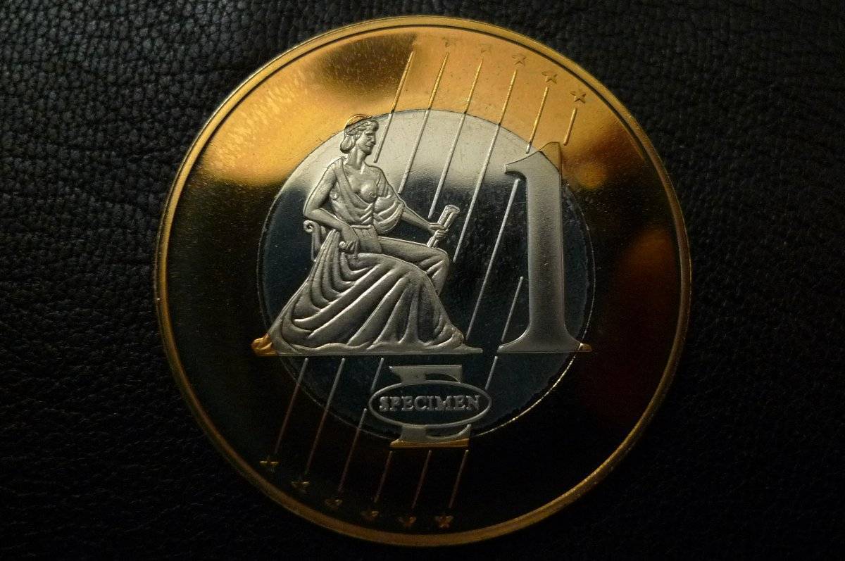 Around-The-World-With-Coins---A-Coin-Geography-Game