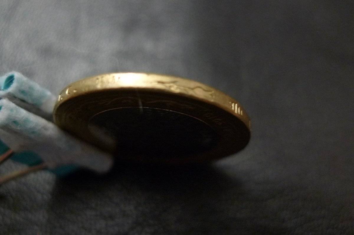 Show-Your-Coins-With-Different-Edges