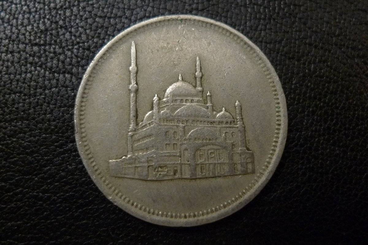 Post-Your-Coins-Depicting-Places!