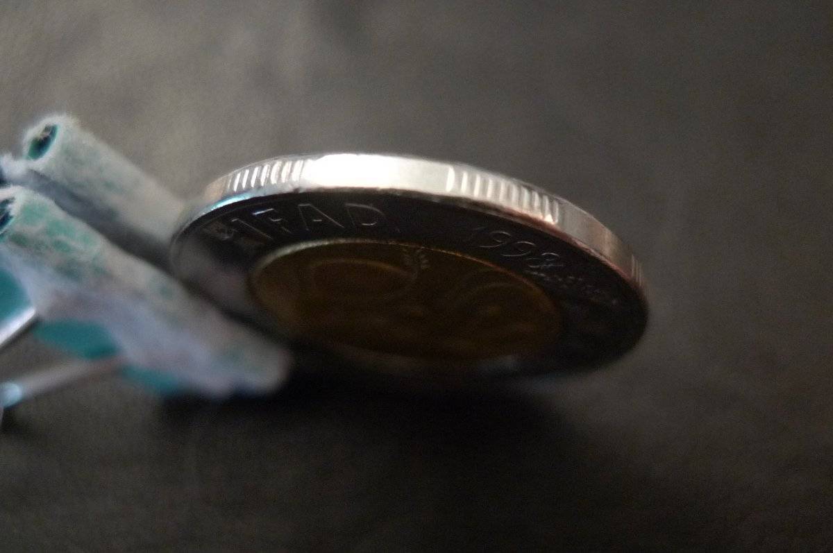 Show-Your-Coins-With-Different-Edges