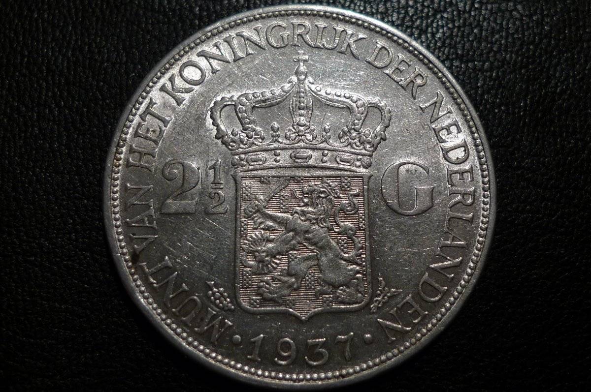 Around-The-World-With-Coins---A-Coin-Geography-Game