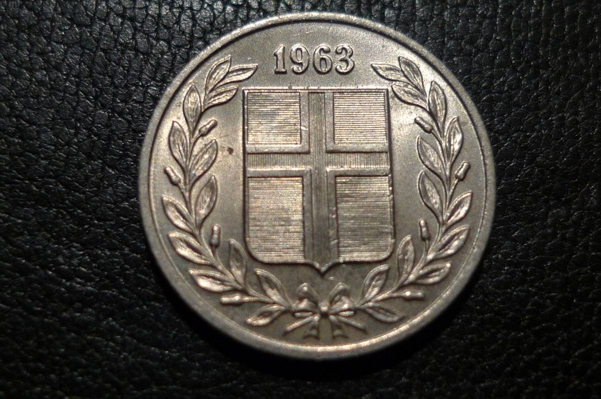 Post-Your-Coins-With-Coats-Of-Arms,-Shields,-Crests,-Crowns,--Etc.