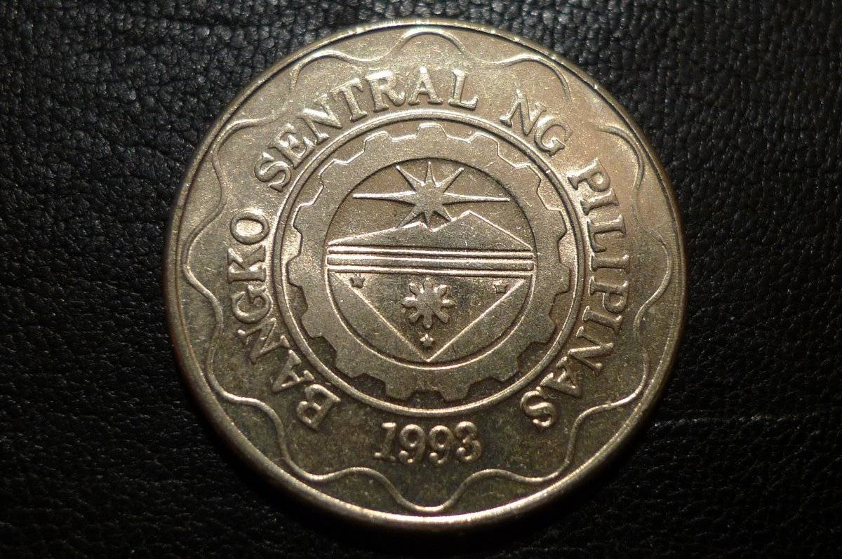 Around-The-World-With-Coins---A-Coin-Geography-Game
