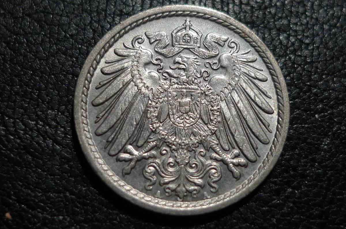 Post-Your-Coins-With-Hats