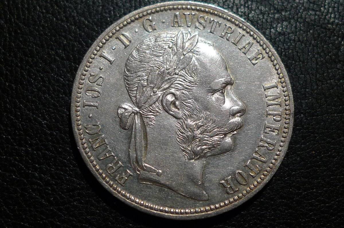 Post-Your-Coins-With-Coats-Of-Arms,-Shields,-Crests,-Crowns,--Etc.