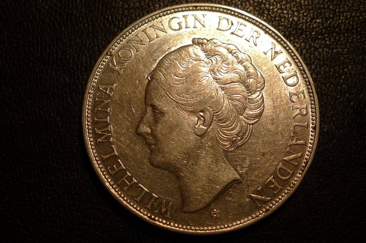 Around-The-World-With-Coins---A-Coin-Geography-Game