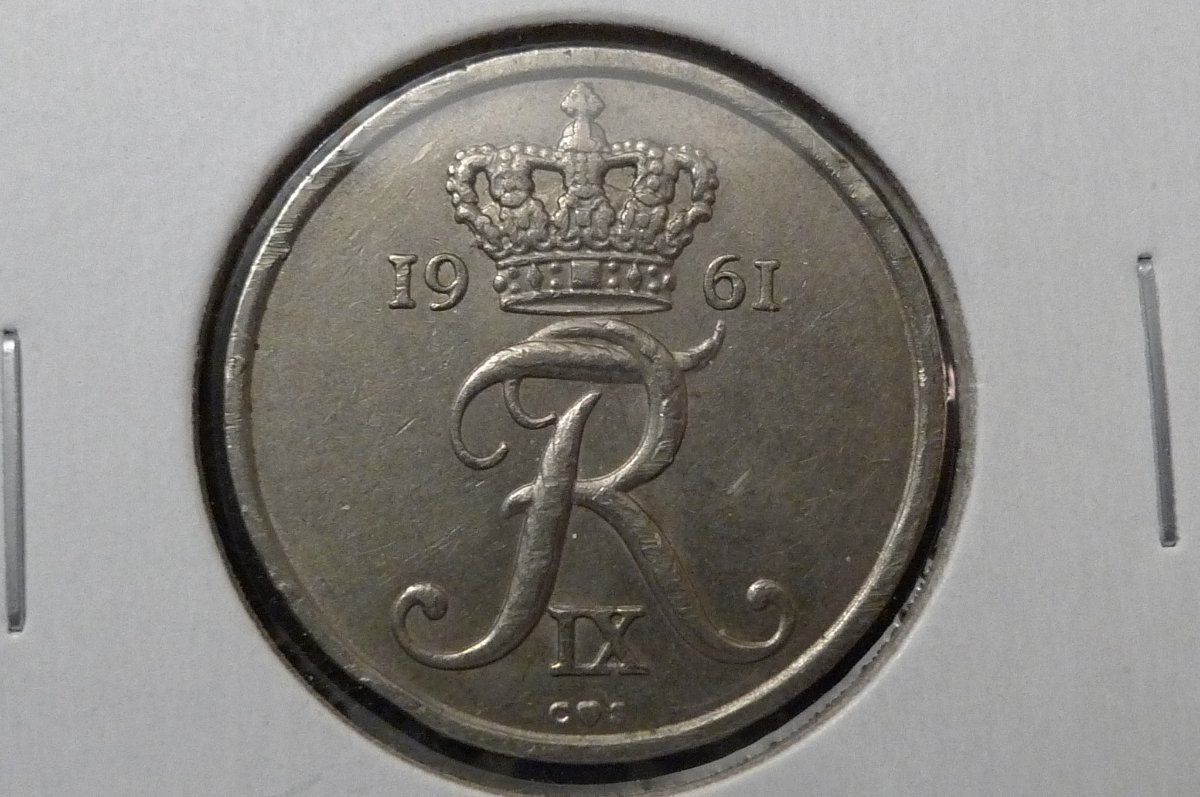 Post-Your-Coins-With-Coats-Of-Arms,-Shields,-Crests,-Crowns,--Etc.