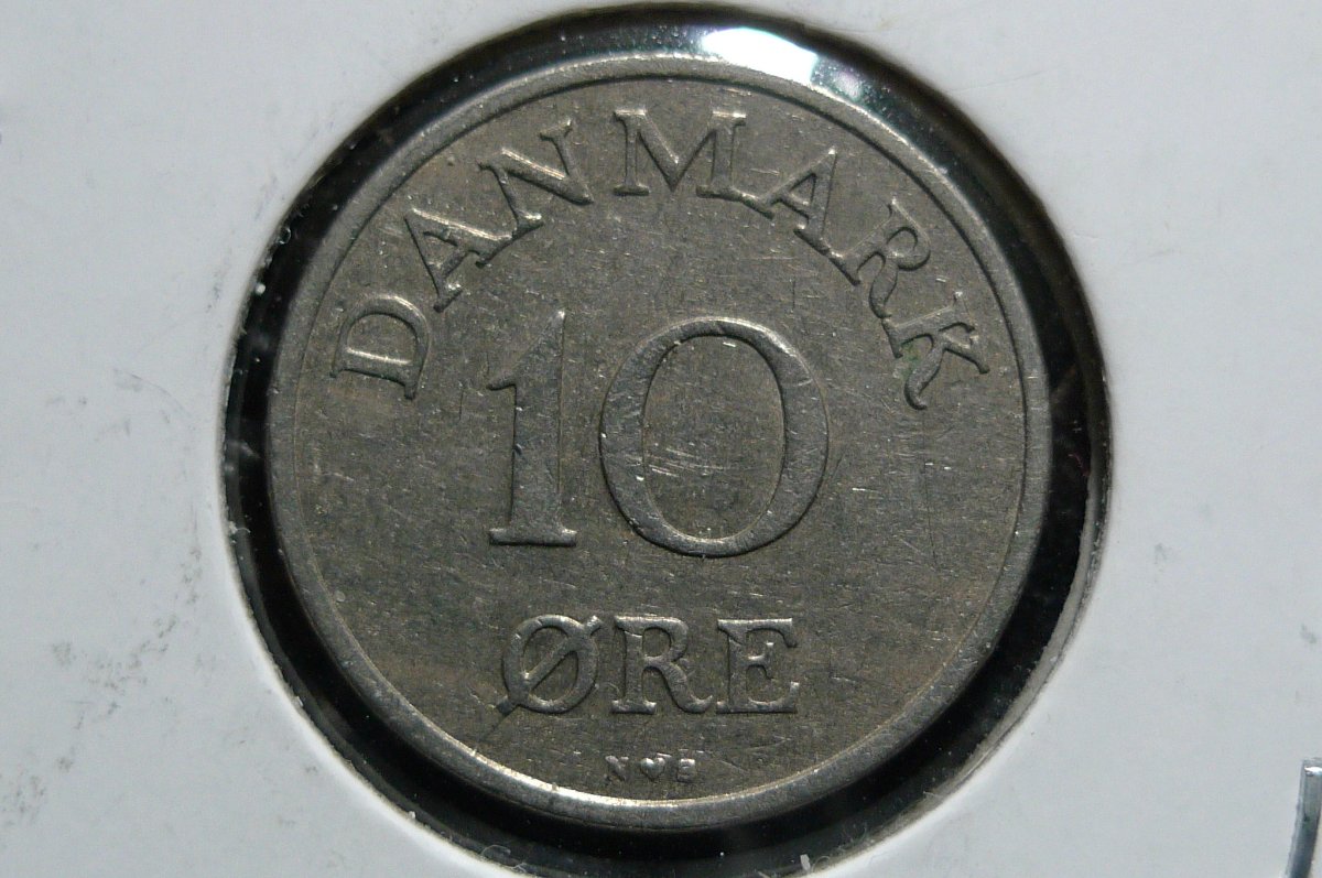 Around-The-World-With-Coins---A-Coin-Geography-Game