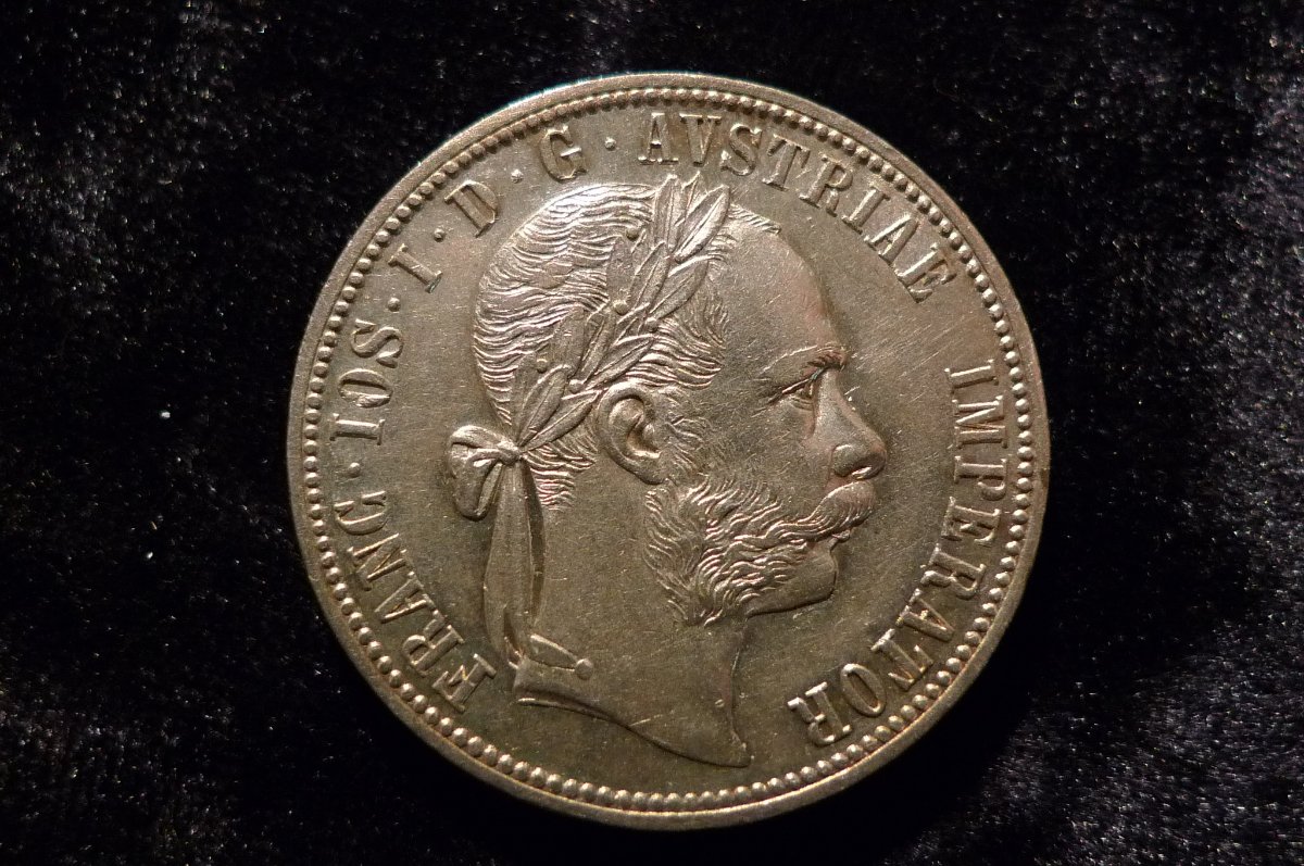 Show-Your-Coins-With-Different-Edges